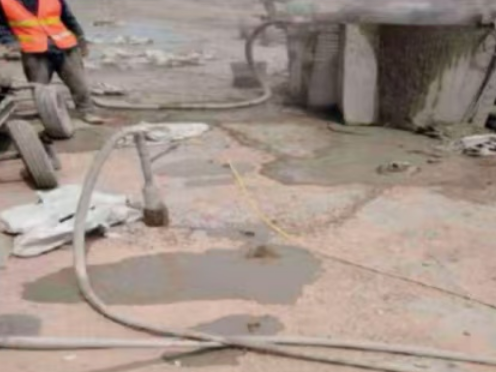 滨海水泥混凝土路面板底注浆技术 路面脱空注浆整治方案