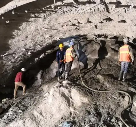 滨海拱顶带模注浆料的施工流程及注意事项